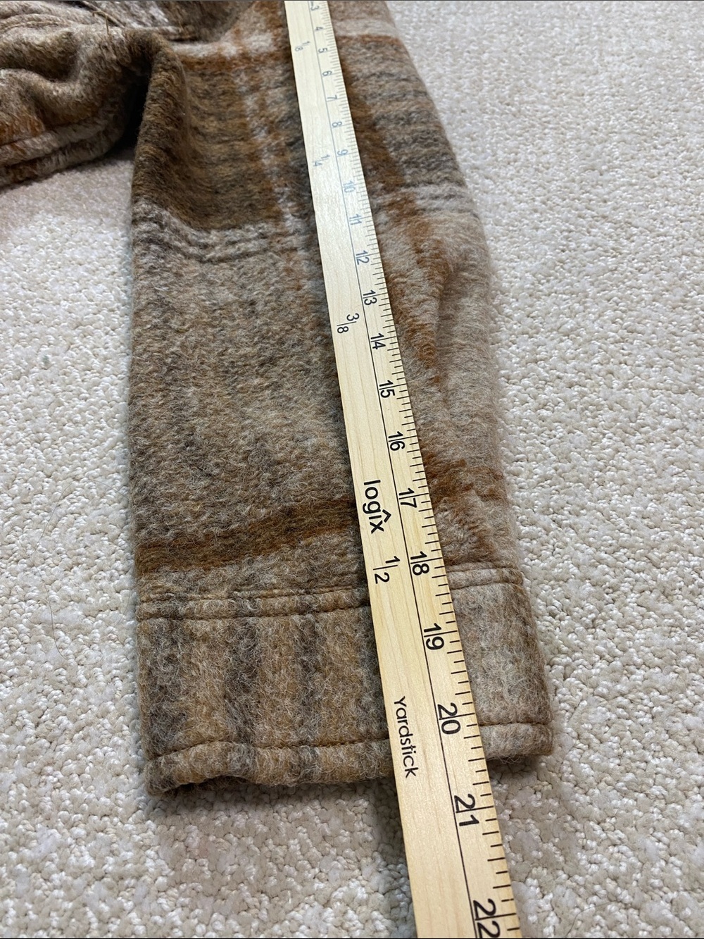 Aritzia Wilfred Ganna Brown and Cream Plaid Teddy Shacket Size M 75% Wool Laine - Picture 13 of 16